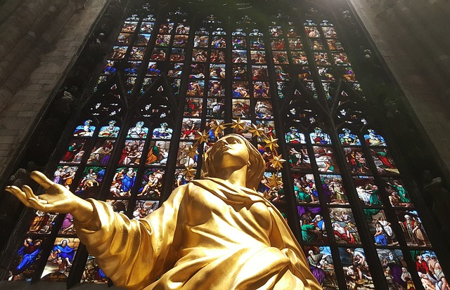 The use of statues